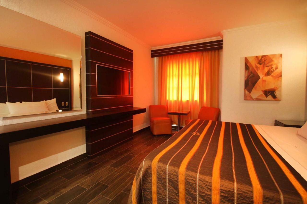 Motel Mirage Γκουανταλαχάρα Εξωτερικό φωτογραφία