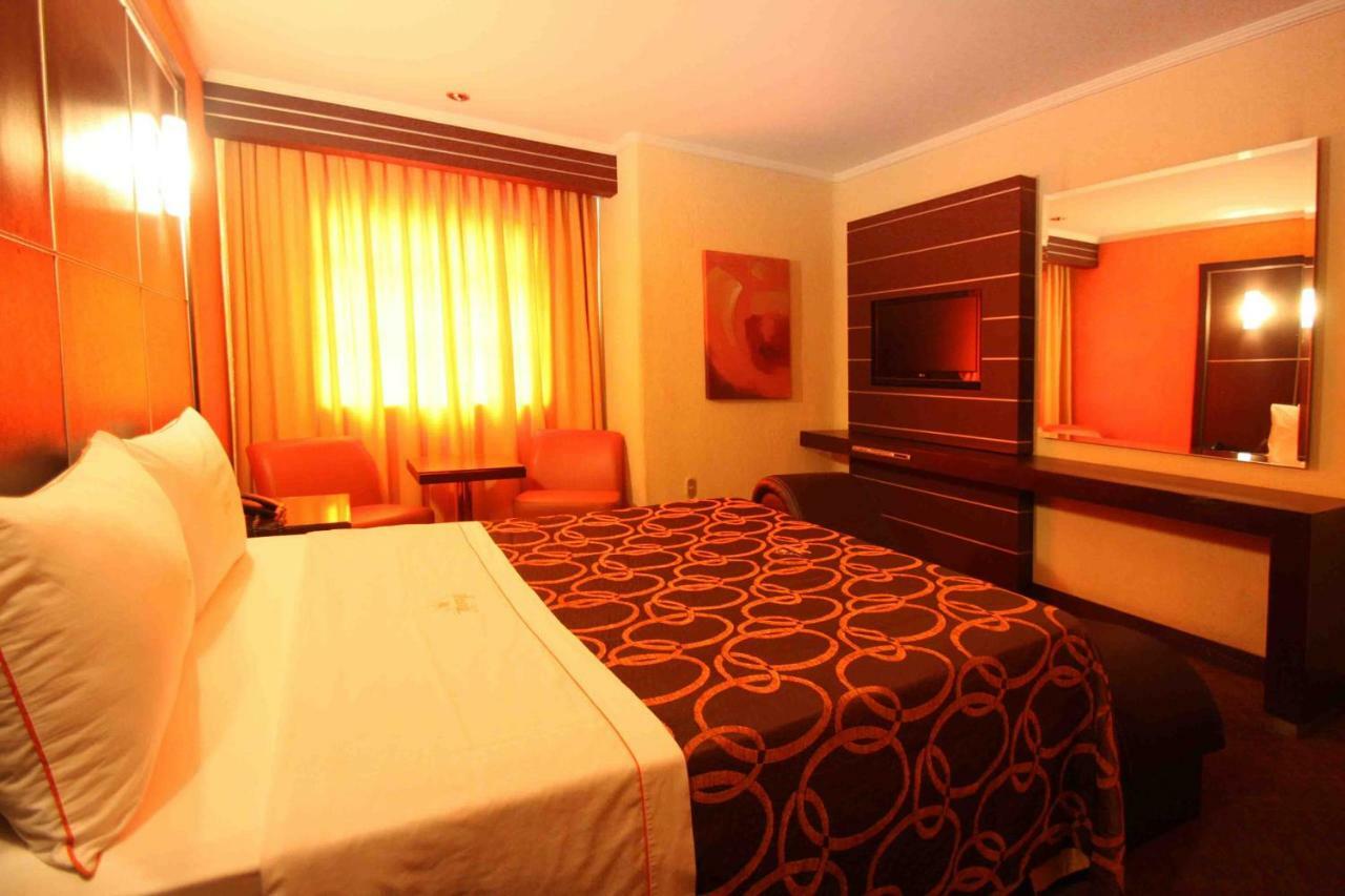 Motel Mirage Γκουανταλαχάρα Εξωτερικό φωτογραφία